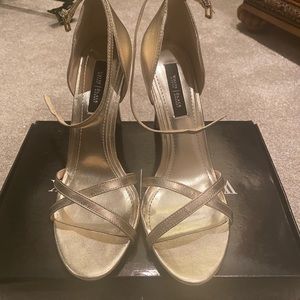 White House/Black Market, Sexy Gold Heel Shoes!